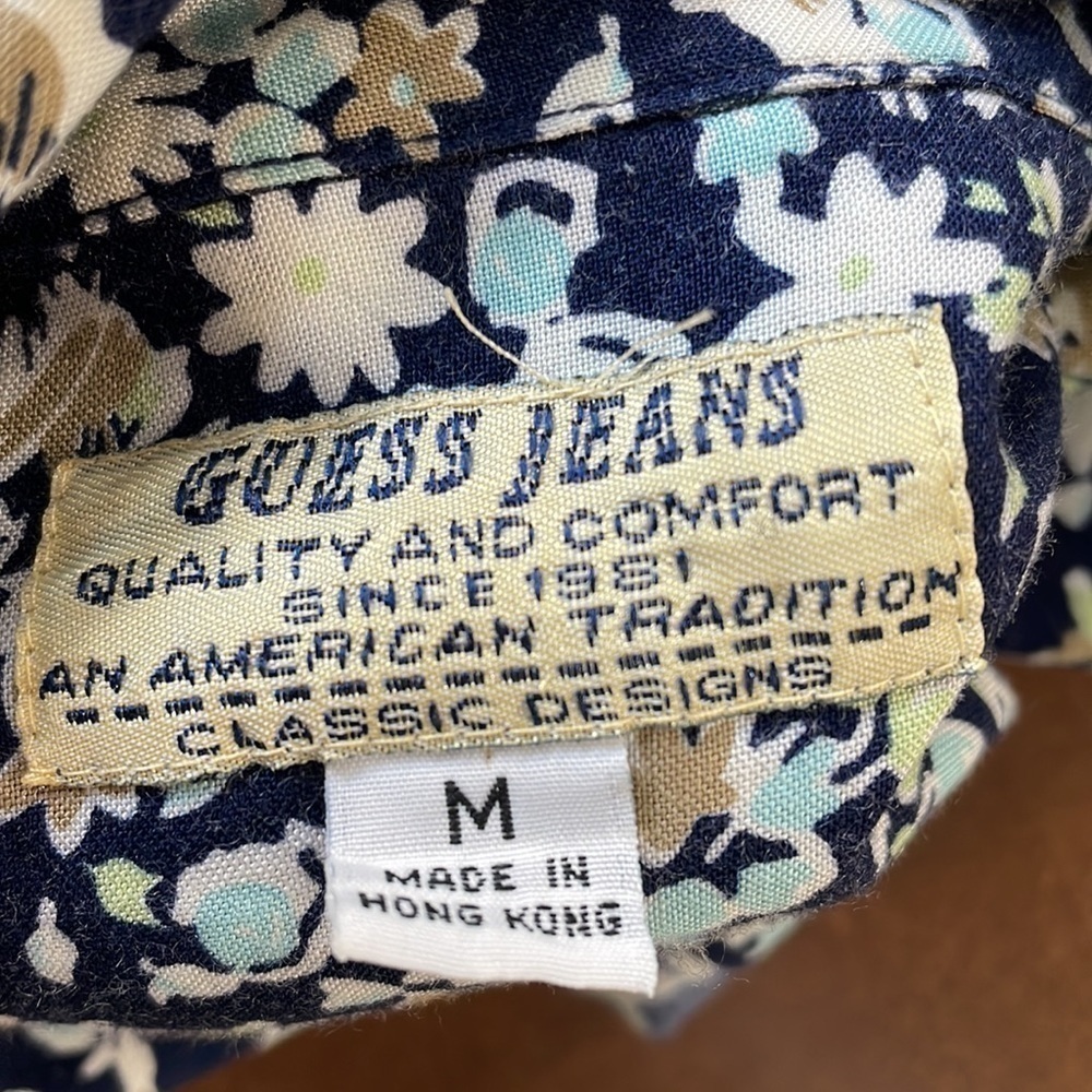 Vintage Guess blue floral button down top SZ S/M - Picture 9 of 9